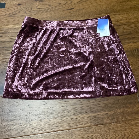 Abound Dresses & Skirts - Abound mini skirt with slit. BNWT